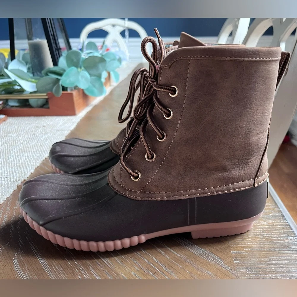 Marley Lilly Duck Boots Brown size 7